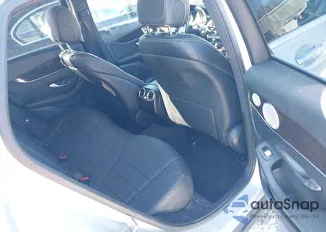 2017 Mercedes-Benz Glc 300 4Matic z USA, uszkodzony, nr VIN WDC0G4KB7HF156024